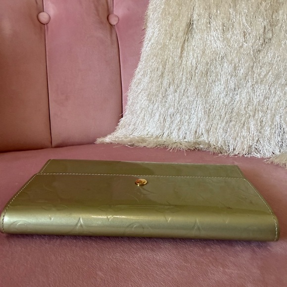 💯 Authentic Louis Vuitton Monogram Long Wallet in Green Vernis! - Picture 3 of 10